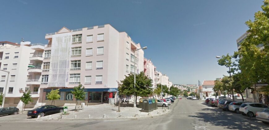 Apartamento T2 Mobilado e Equipado no Feijó